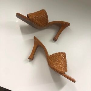 L’intervalle Braided leather mules size 39